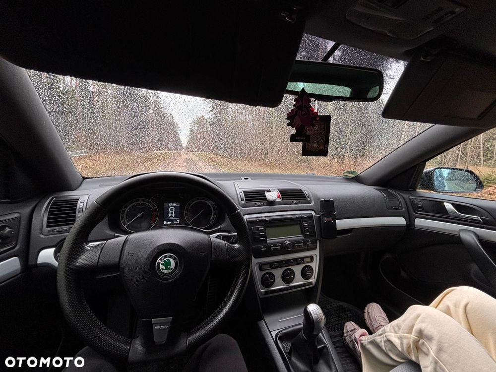 Skoda Octavia 2.0 TDI CR DPF RS - 9