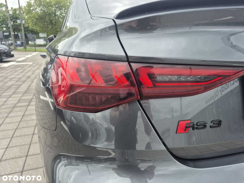 Audi RS3 Limousine - 11