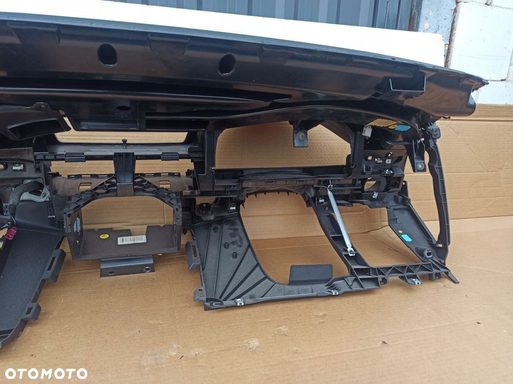 Deska rozdzielcza kokpit konsola VW PASSAT B6 B7 CC Europa - 13