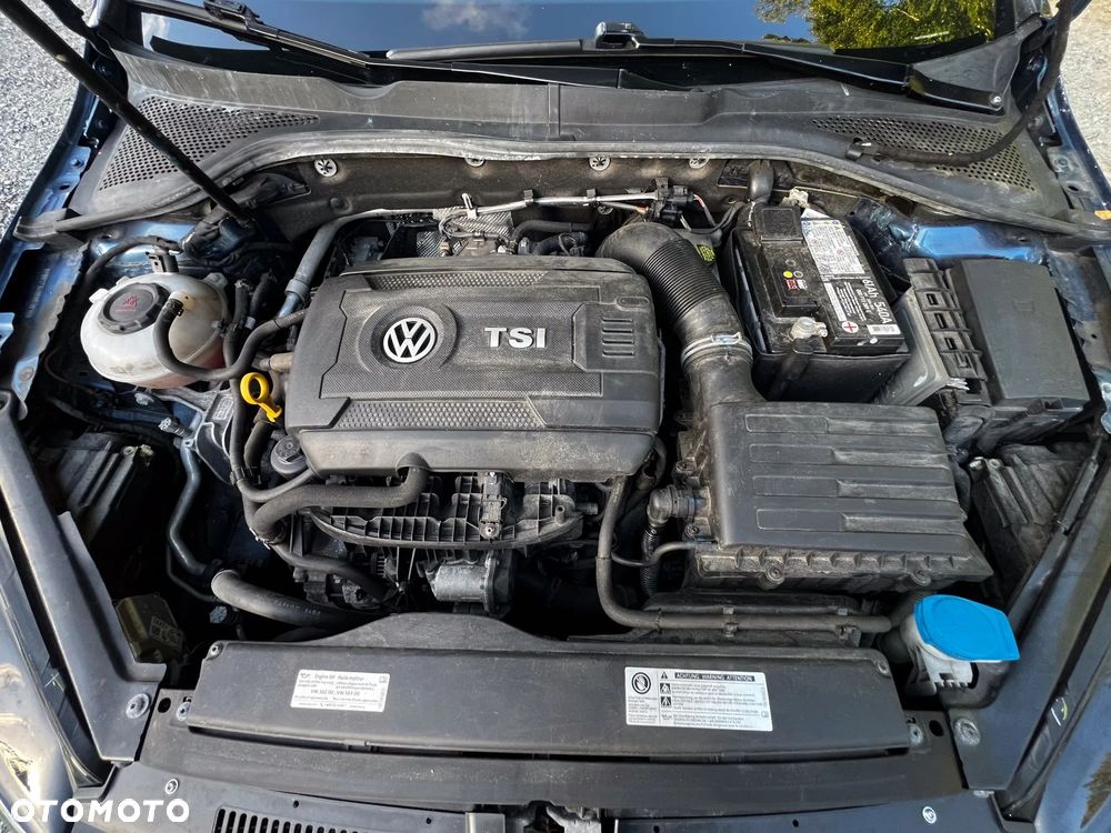 Volkswagen Golf - 6
