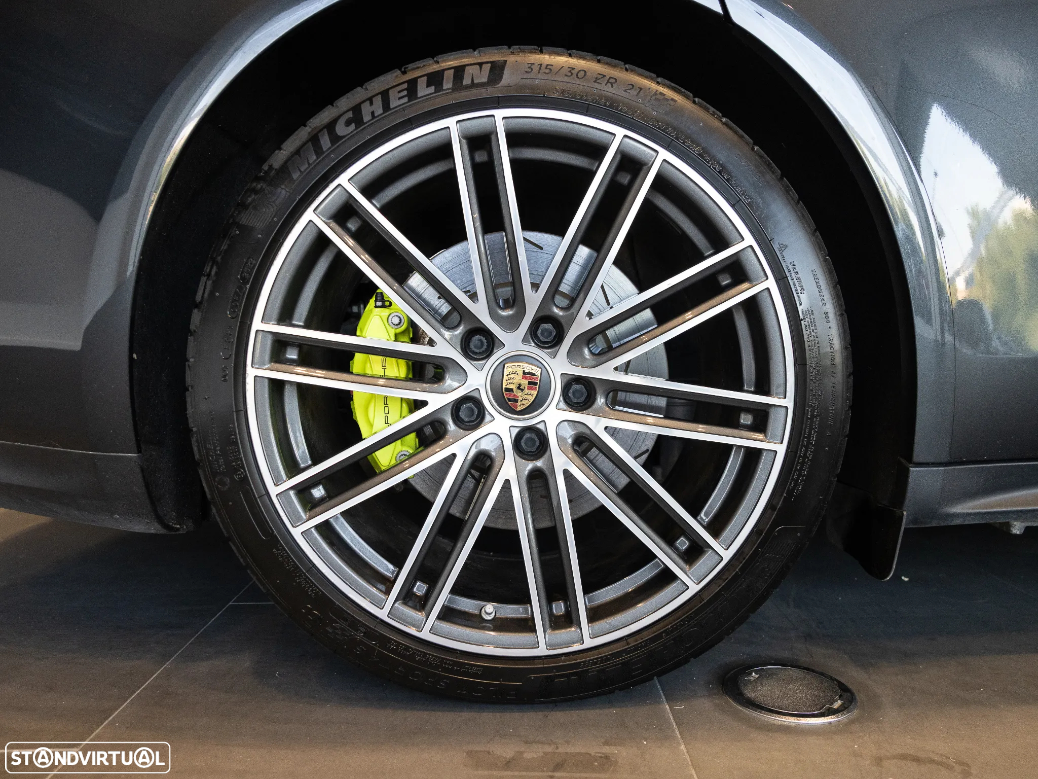 Porsche Panamera 4 E-Hybrid Platinum Edition - 14
