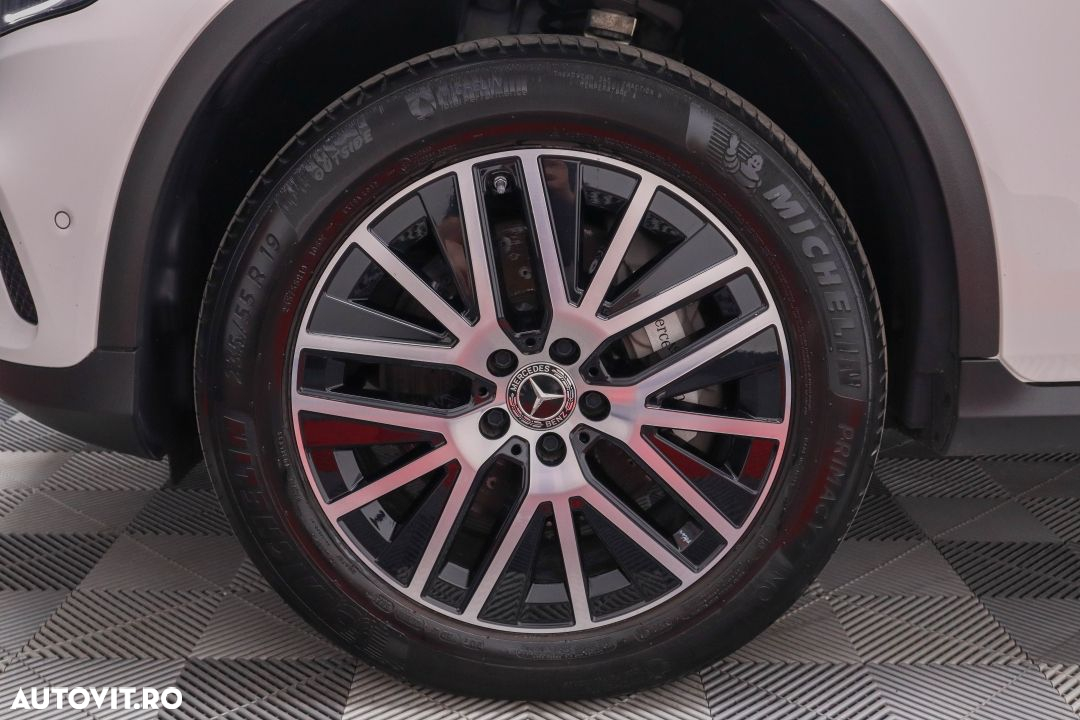 Mercedes-Benz GLC 300 de 4Matic 9G-TRONIC - 9