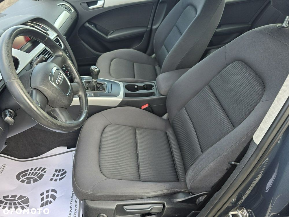Audi A4 Limousine - 16
