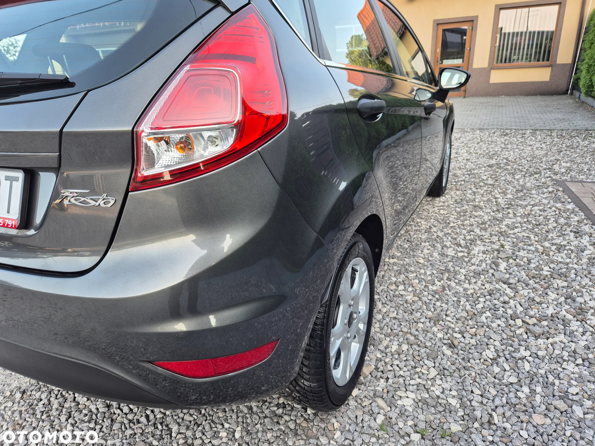 Ford Fiesta 1.25 Celebration - 18