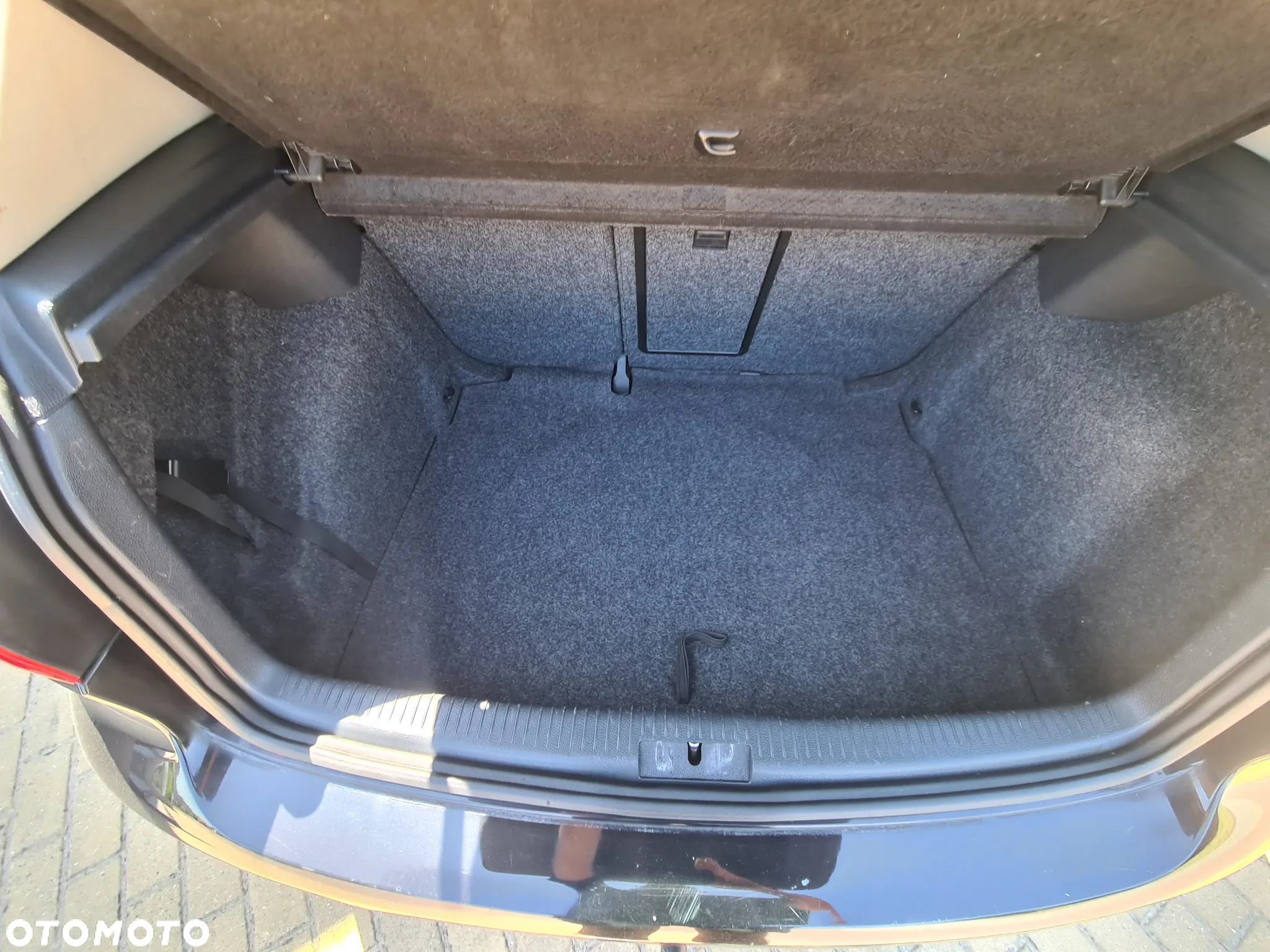 Volkswagen Golf VI 2.0 TDI Highline - 26