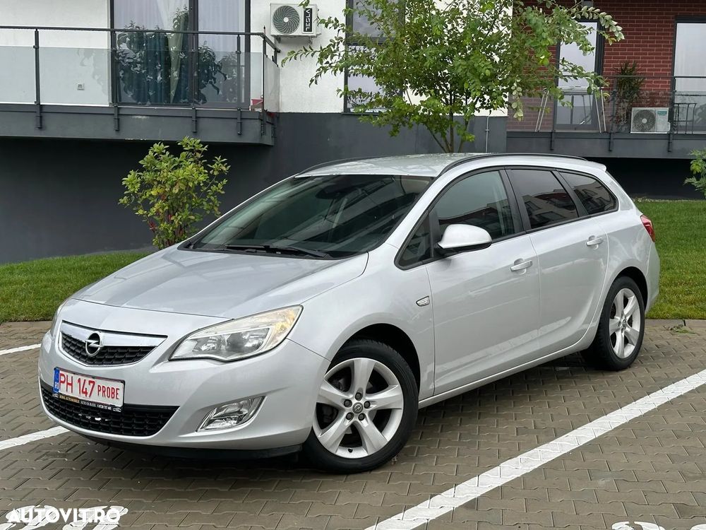 Opel Astra 1.4 Cosmo - 1
