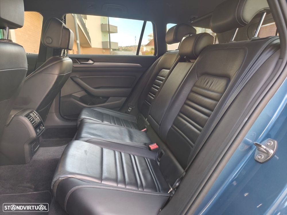 VW Passat Variant 2.0 TDi R-Line DSG - 18