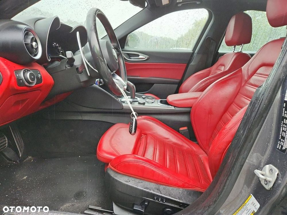 Alfa Romeo Giulia 2.0 Turbo TI Q4 - 7