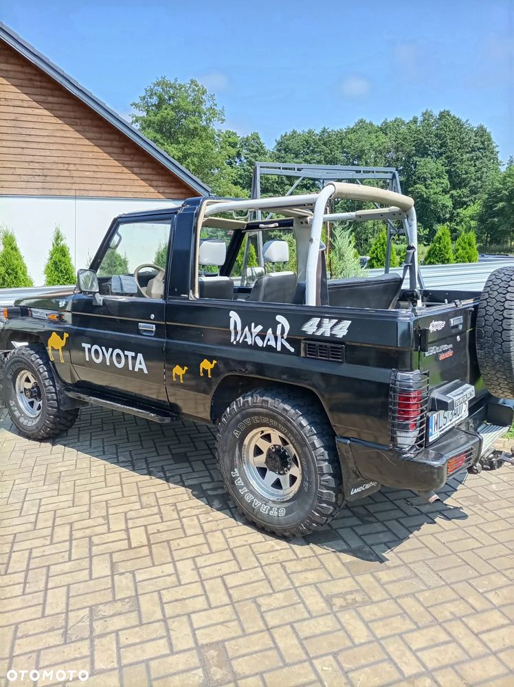 Toyota Land Cruiser - 18