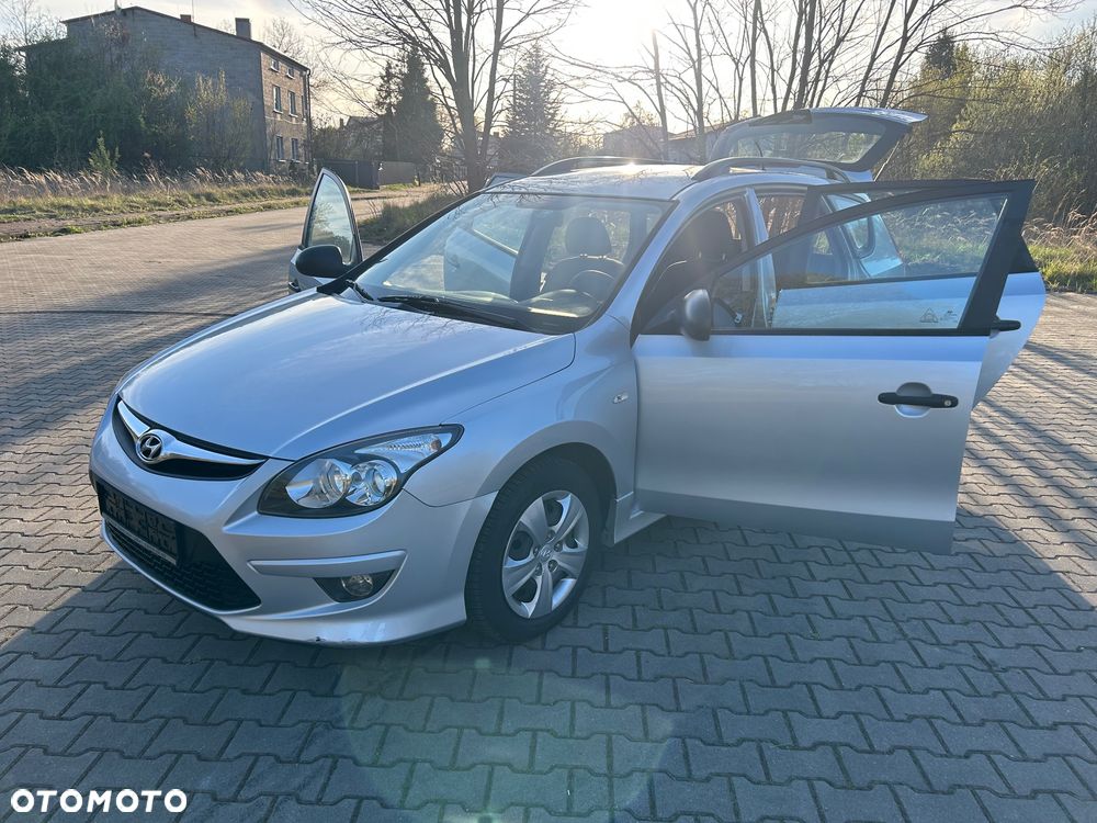Hyundai i30 i30cw 1.6 CRDi FIFA WM Edition - 29