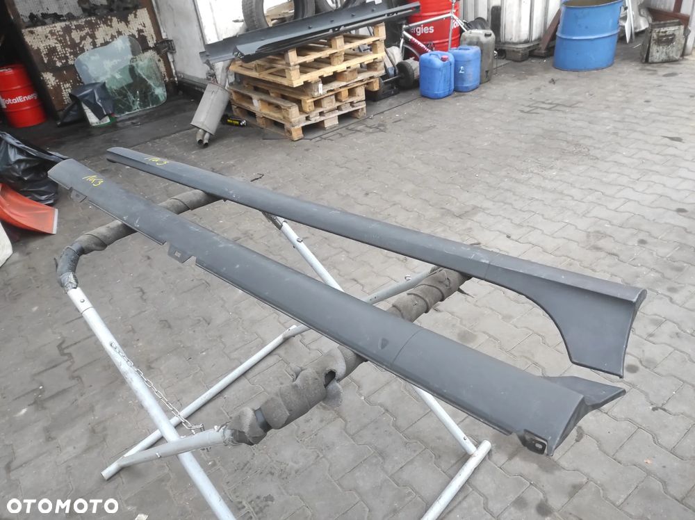 PRÓG PROGI NAKŁADKI LISTWY VW GOLF 5 3 DRZWI 1K3 R32 GTI KOMPLET 1K3853859B 1K3853860B CZARNE WYSYŁKA !!!! - 1