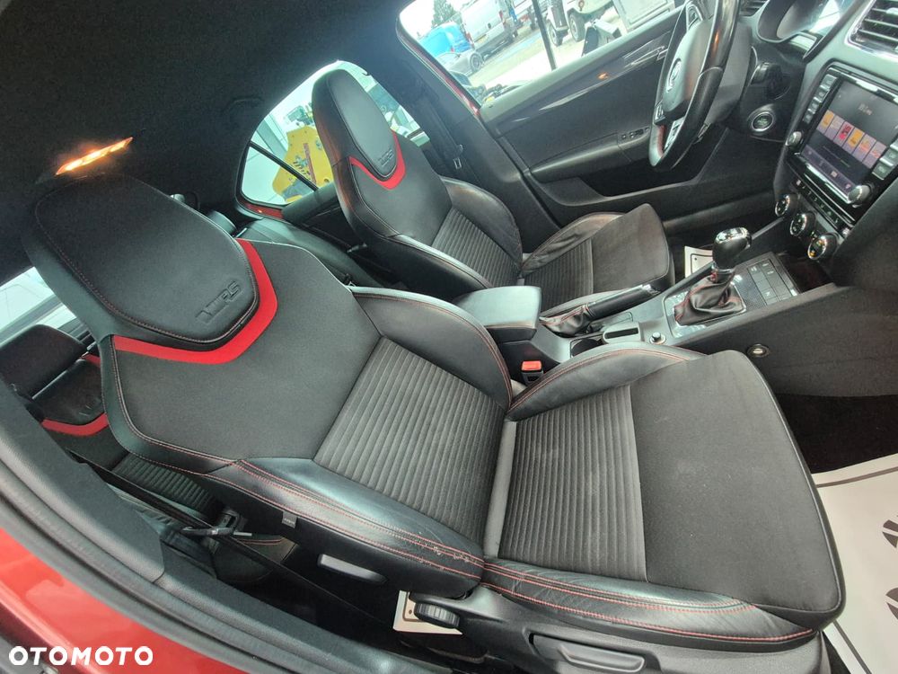Skoda Octavia 2.0 TDI DSG RS - 31