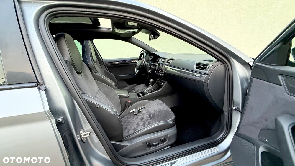 Skoda Superb 2.0 TDI 4x4 DSG SportLine - 32