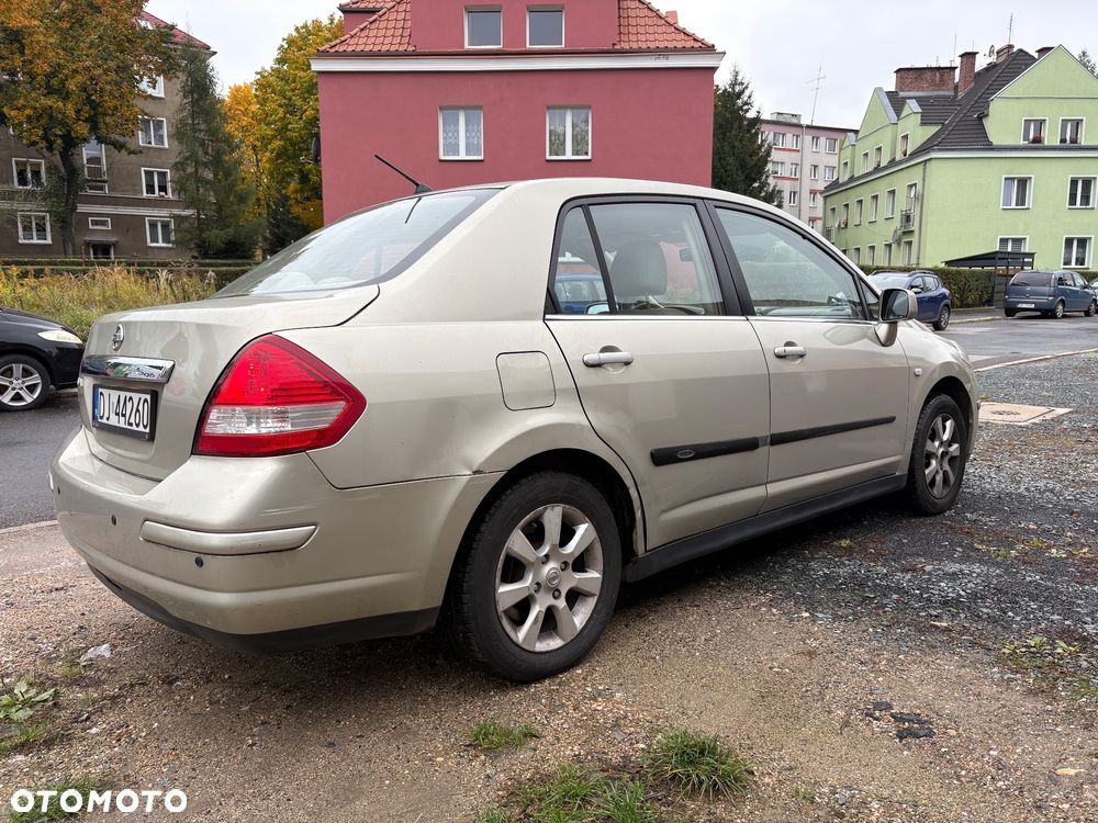 Nissan Tiida 1.6 Tekna - 3
