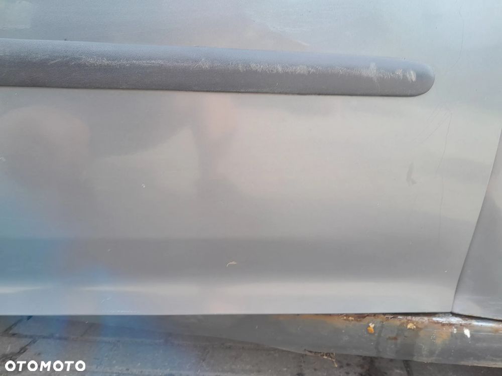 VW GOLF V DRZWI PRAWE PRZEDNIE PRAWY PRZÓD KOLOR: LA7T - 4