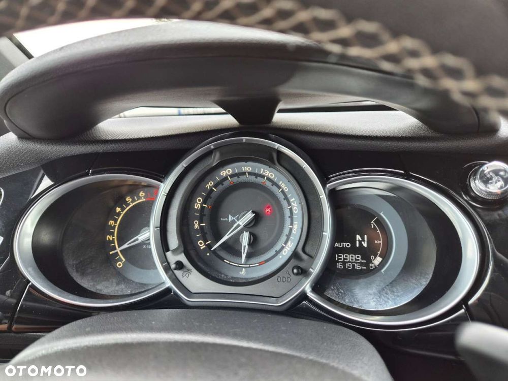 Citroën DS3 PureTech 82 Stop & Start ETG SoChic - 11