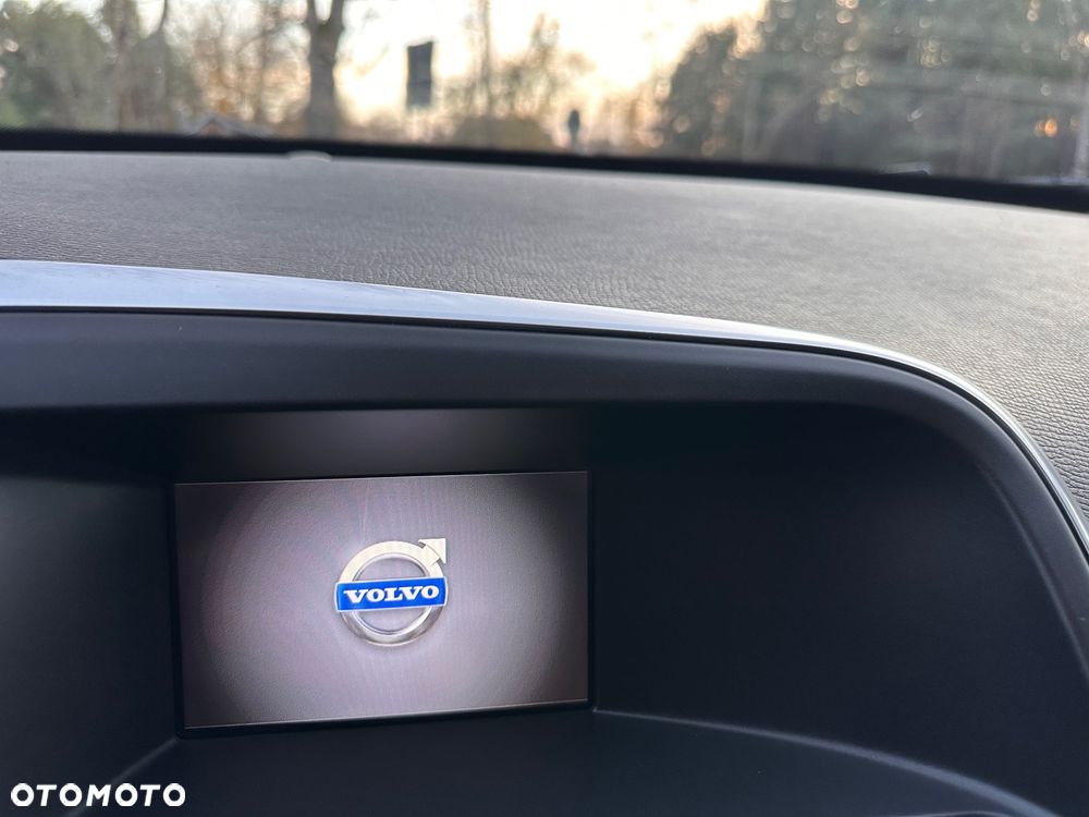 Volvo XC 60 D4 Momentum - 17