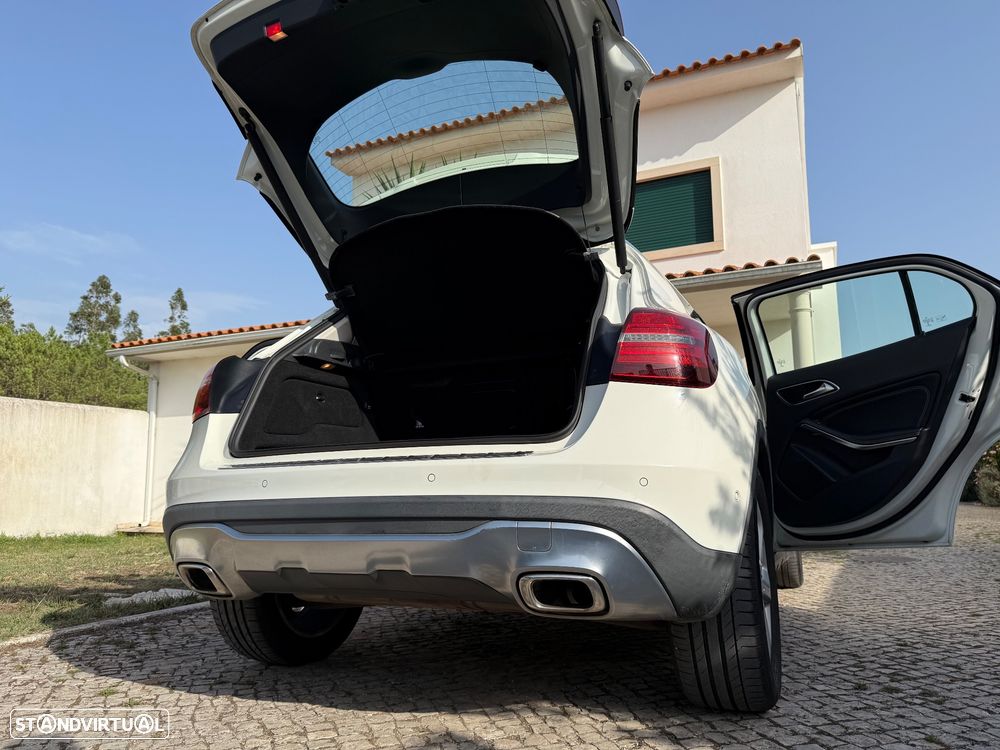 Mercedes-Benz GLA 180 d Urban Aut. - 16