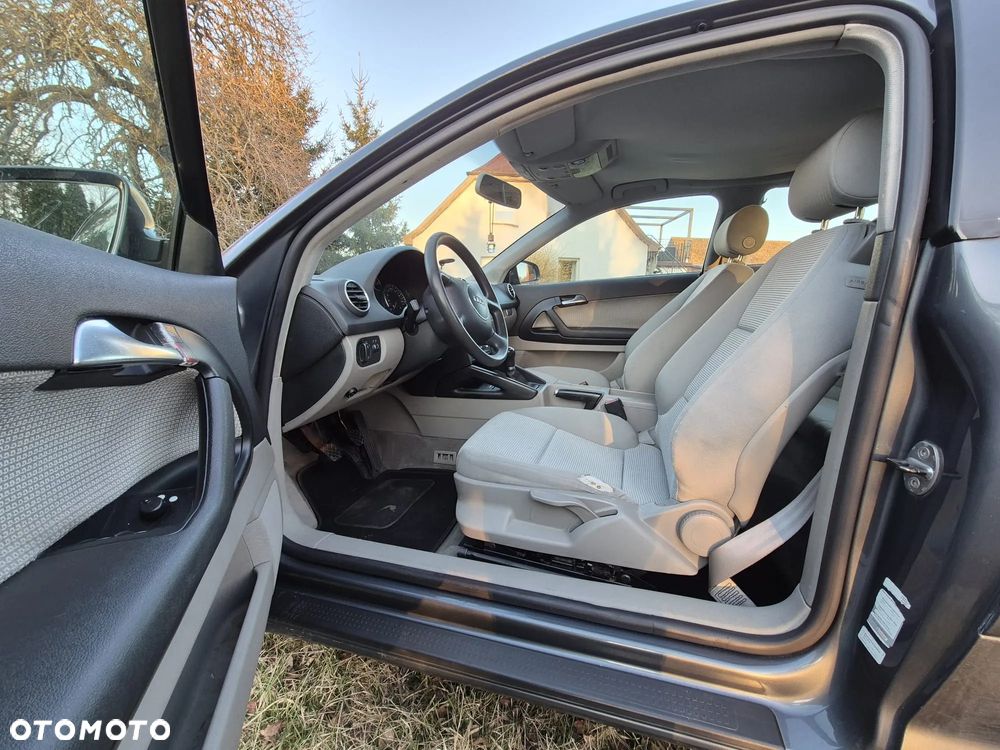 Audi A3 3-drzwiowe 1.6 Ambiente - 11