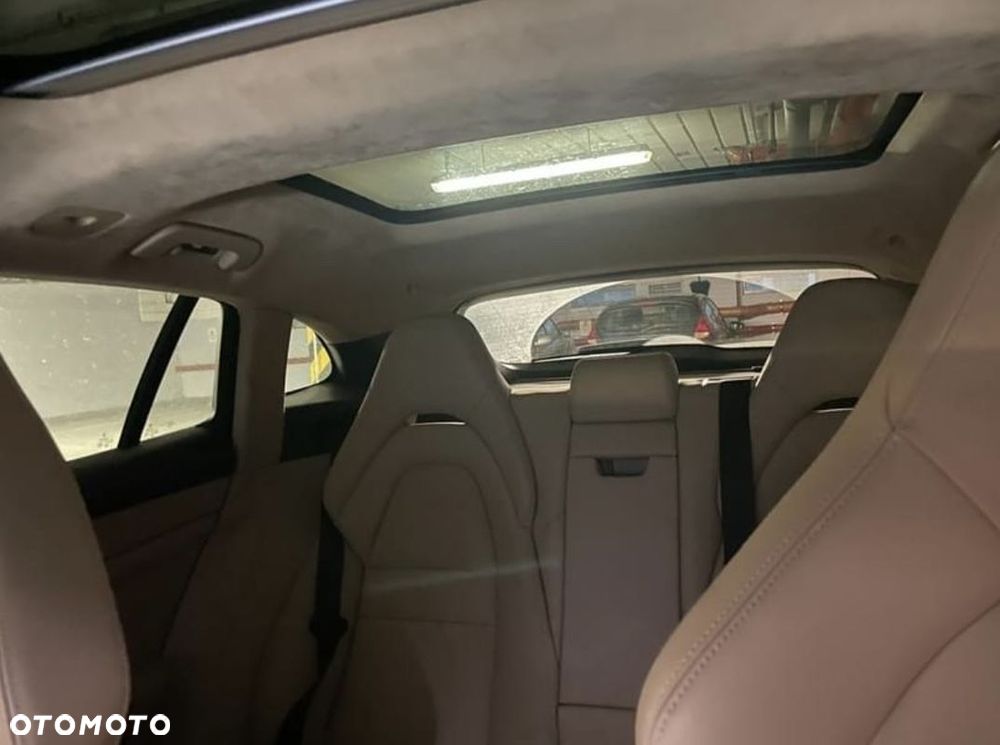Porsche Panamera - 5