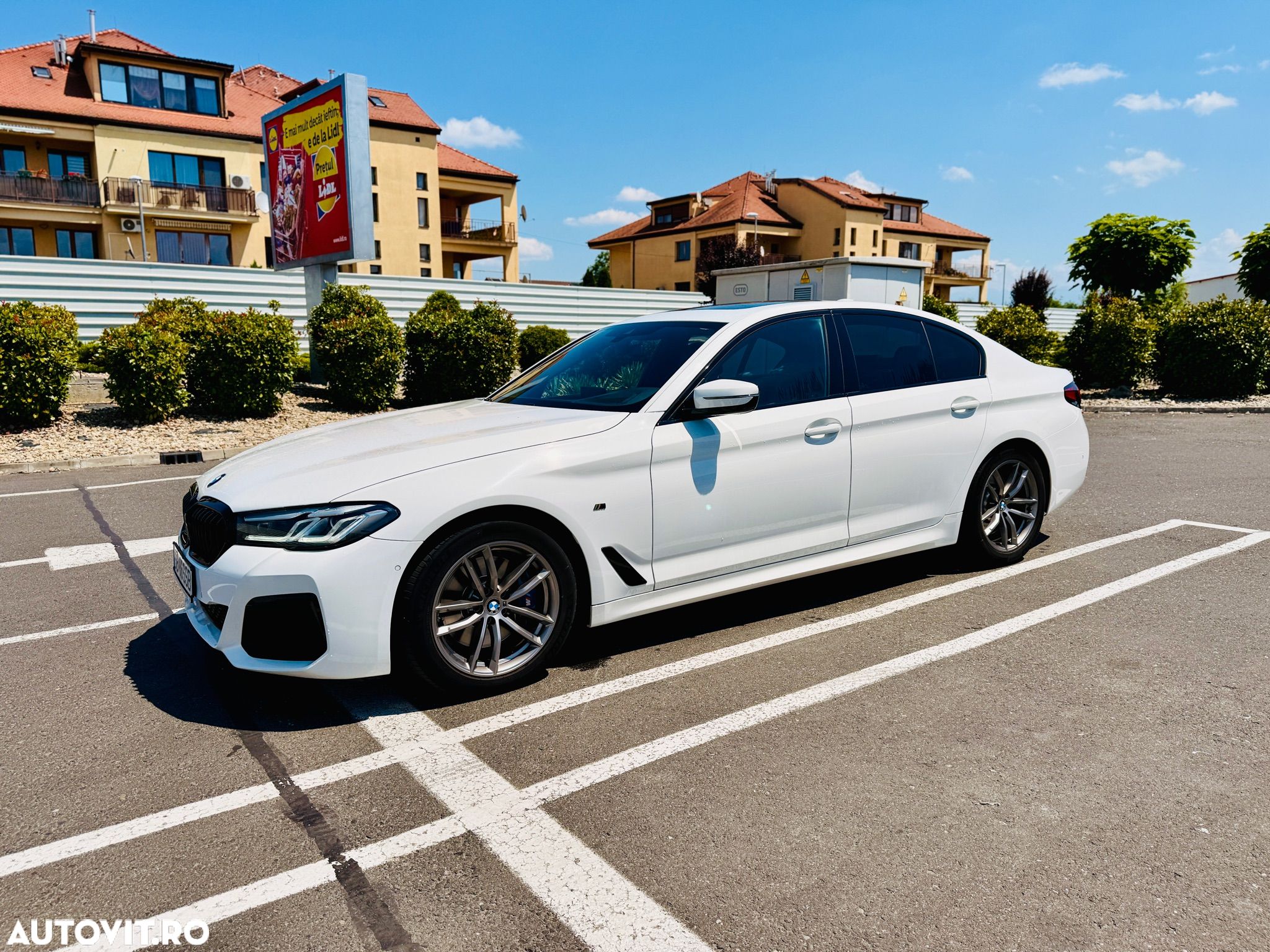 BMW Seria 5 530i xDrive AT MHEV - 1