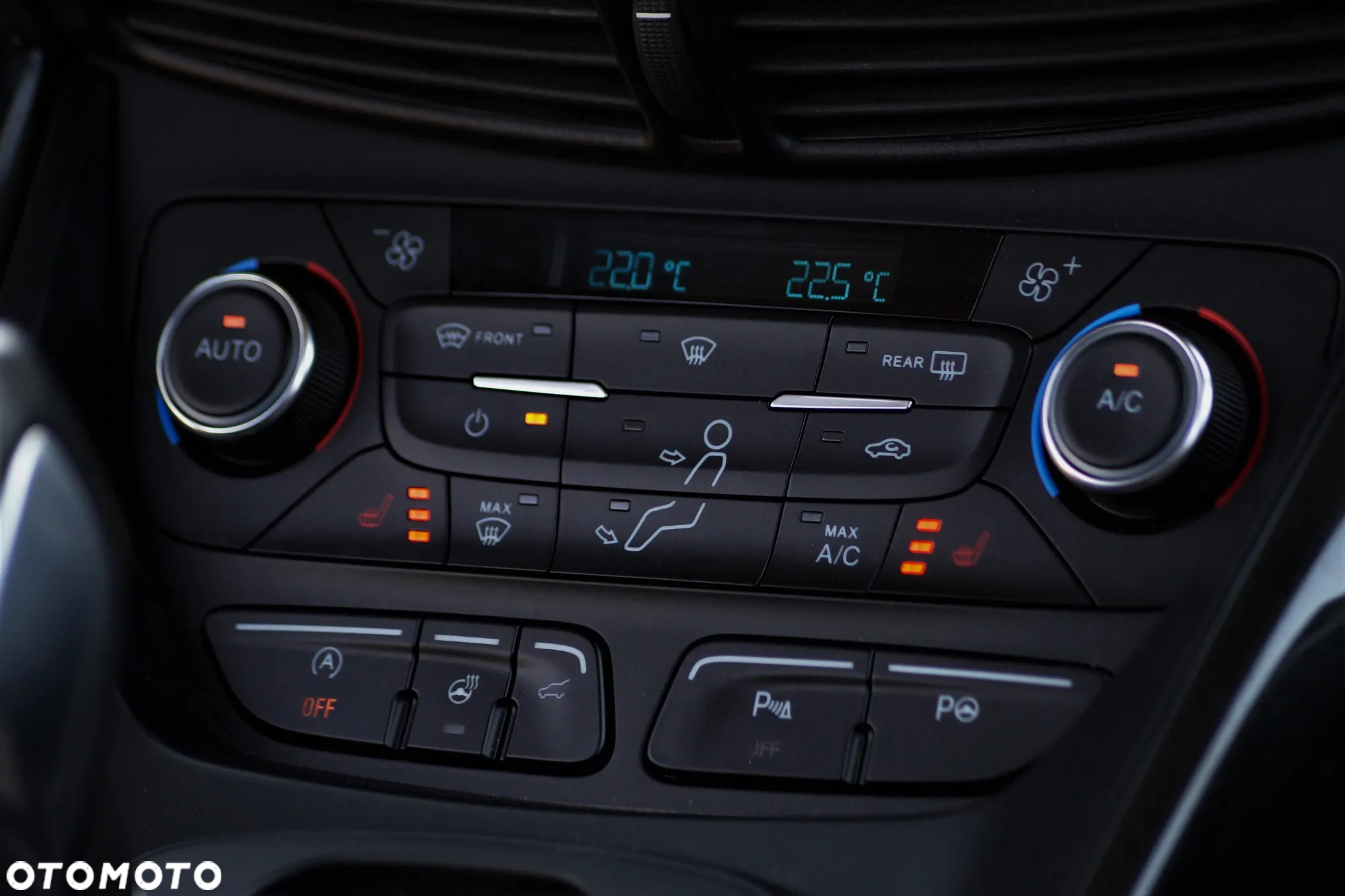Ford Kuga - 37
