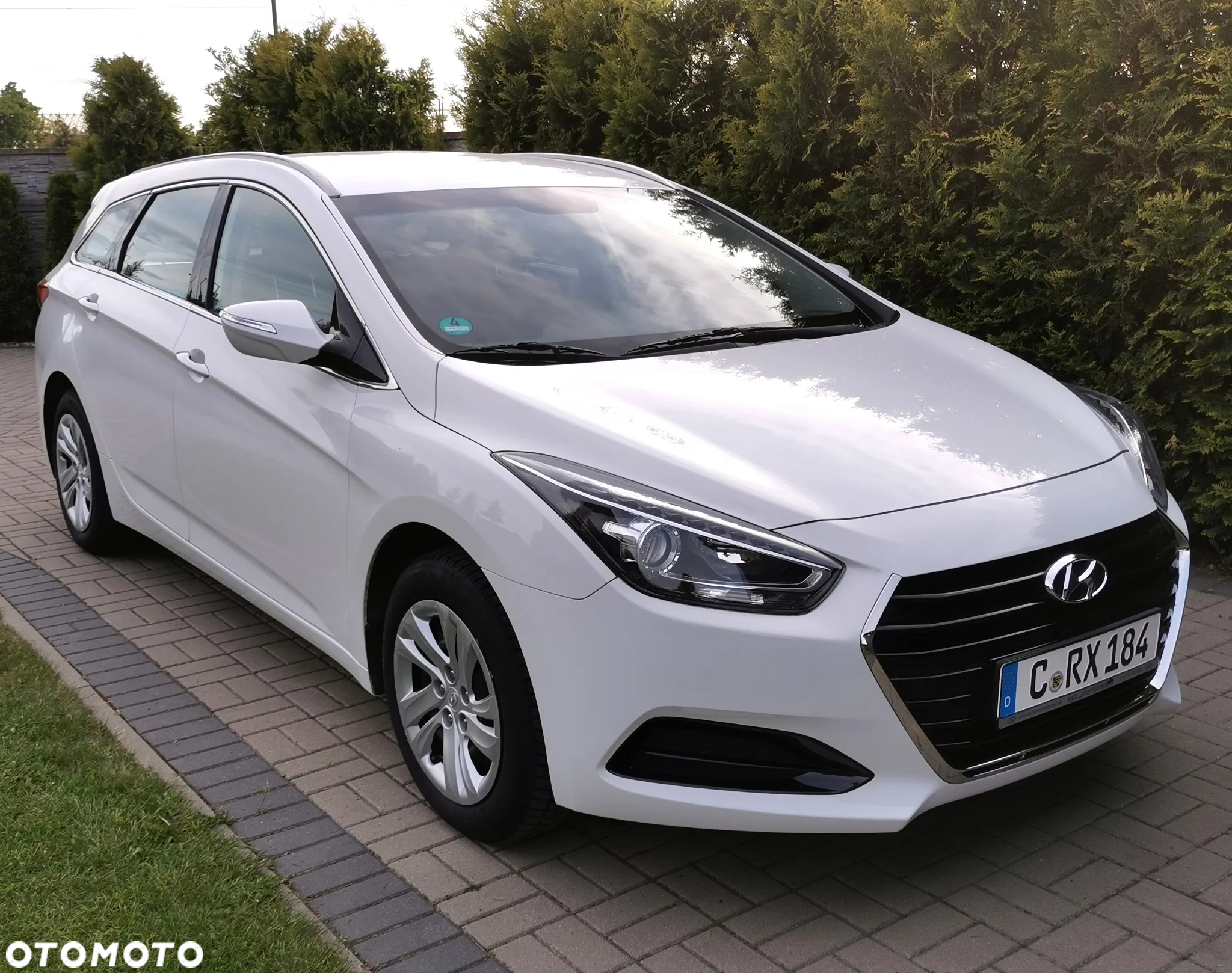 Hyundai i40 Kombi blue 1.6 Family - 4