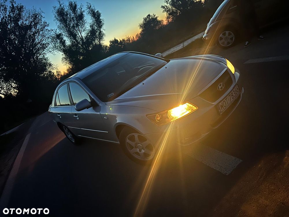 Hyundai Sonata - 1