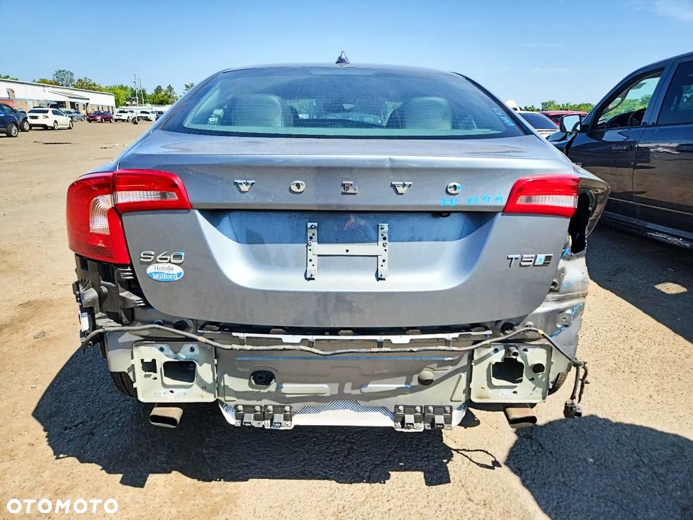 Volvo S60 - 6
