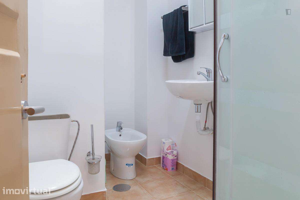 Quarto - localizado em Nevogilde Porto - Grande imagem: 3/31