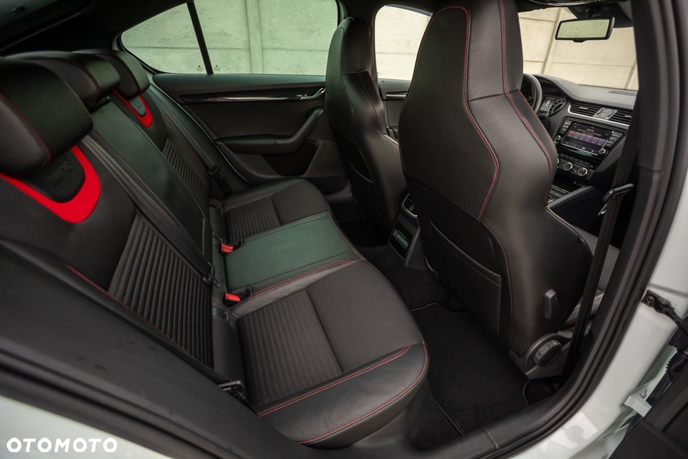 Skoda Octavia 2.0 TDI DSG RS - 21