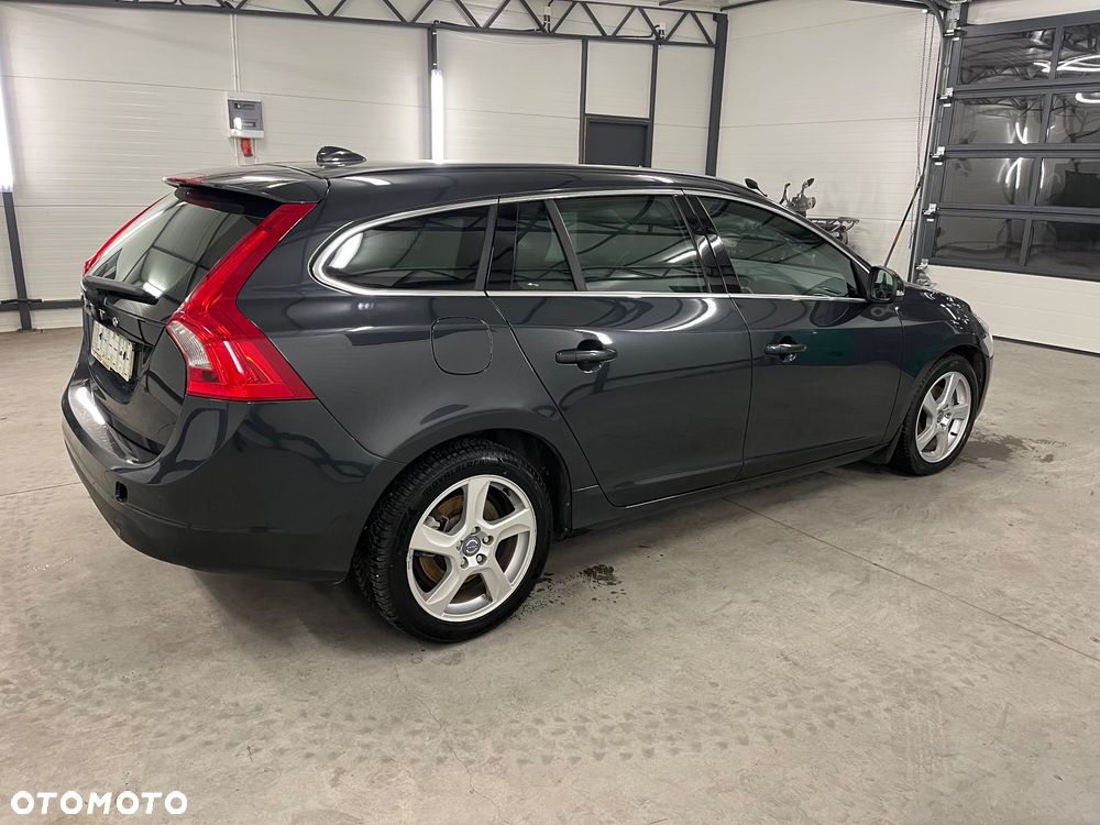 Volvo V60 DRIVe Momentum - 9