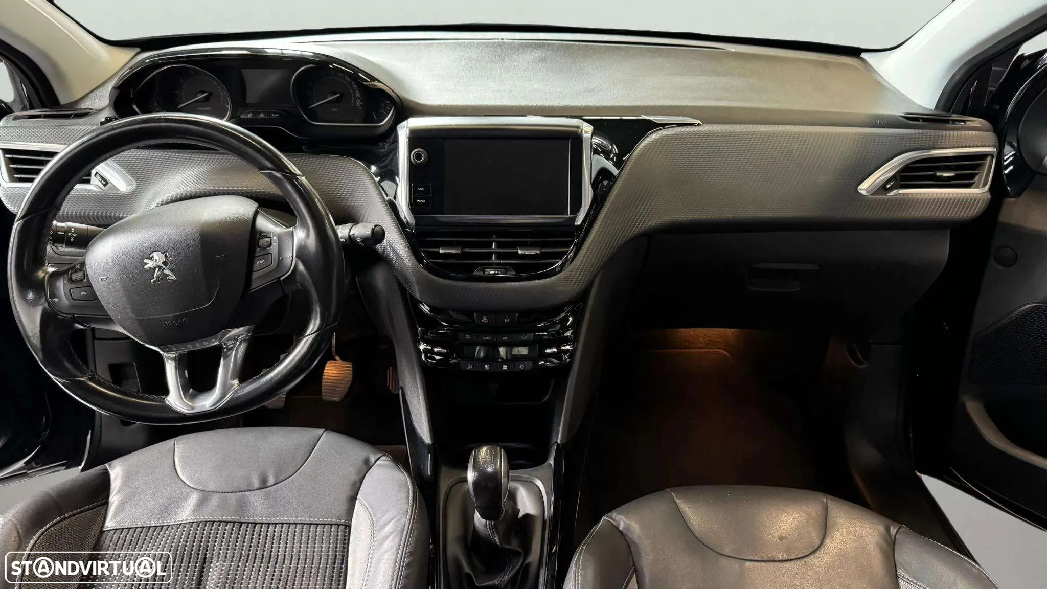 Peugeot 2008 1.2 PureTech Style - 16