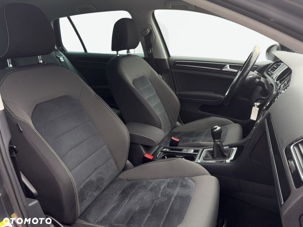 Volkswagen Golf - 12