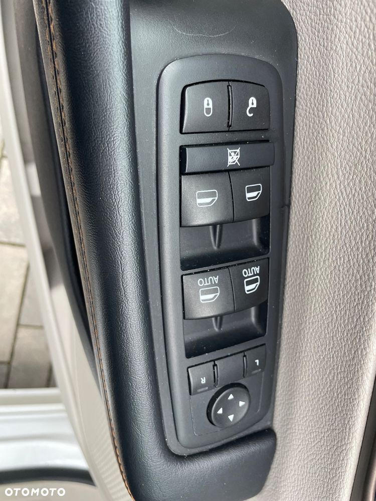 Chrysler Pacifica - 31