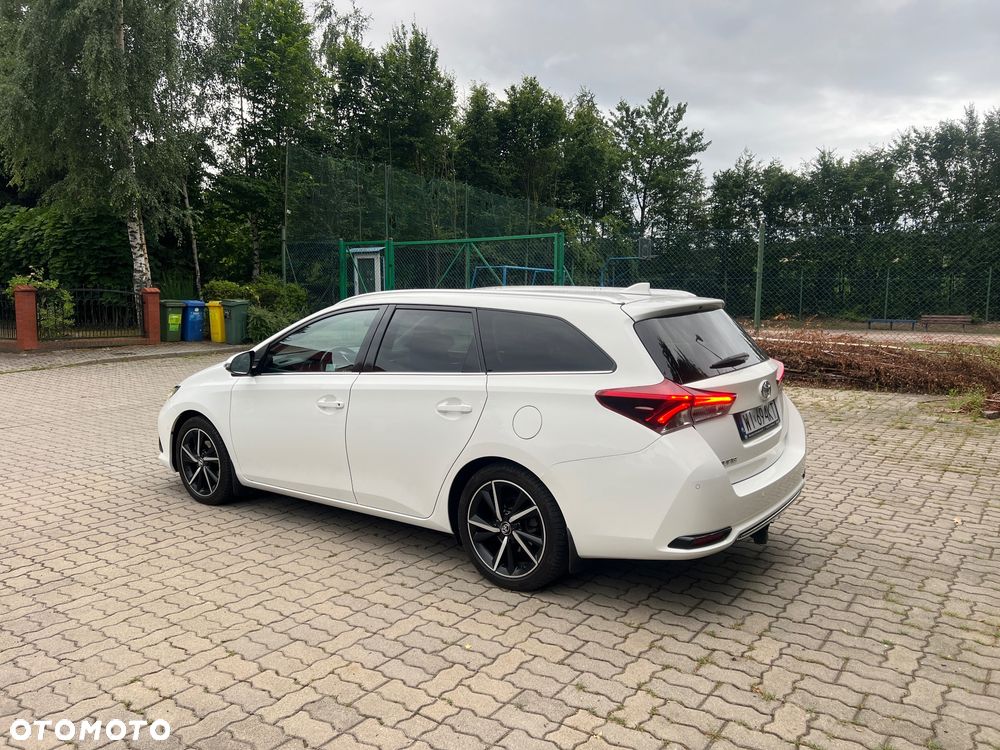 Toyota Auris 1.6 D-4D Dynamic - 3
