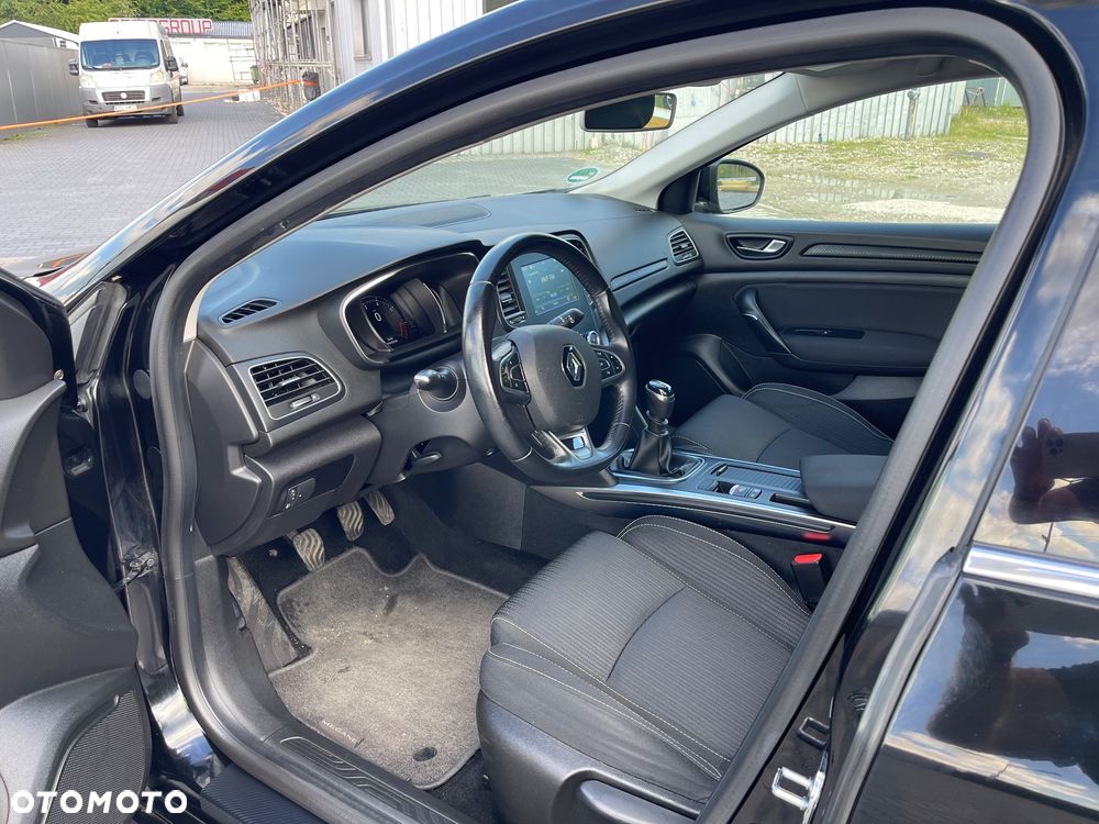 Renault Megane ENERGY TCe 130 Start & Stop LIMITED - 17