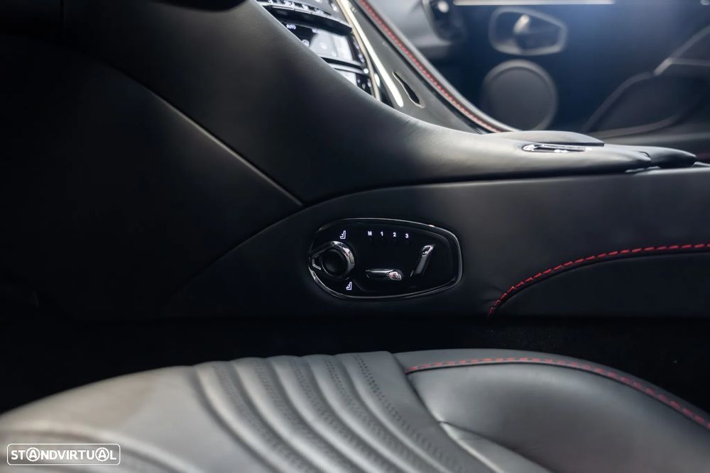 Aston Martin DB11 Coupé V8 Auto - 20