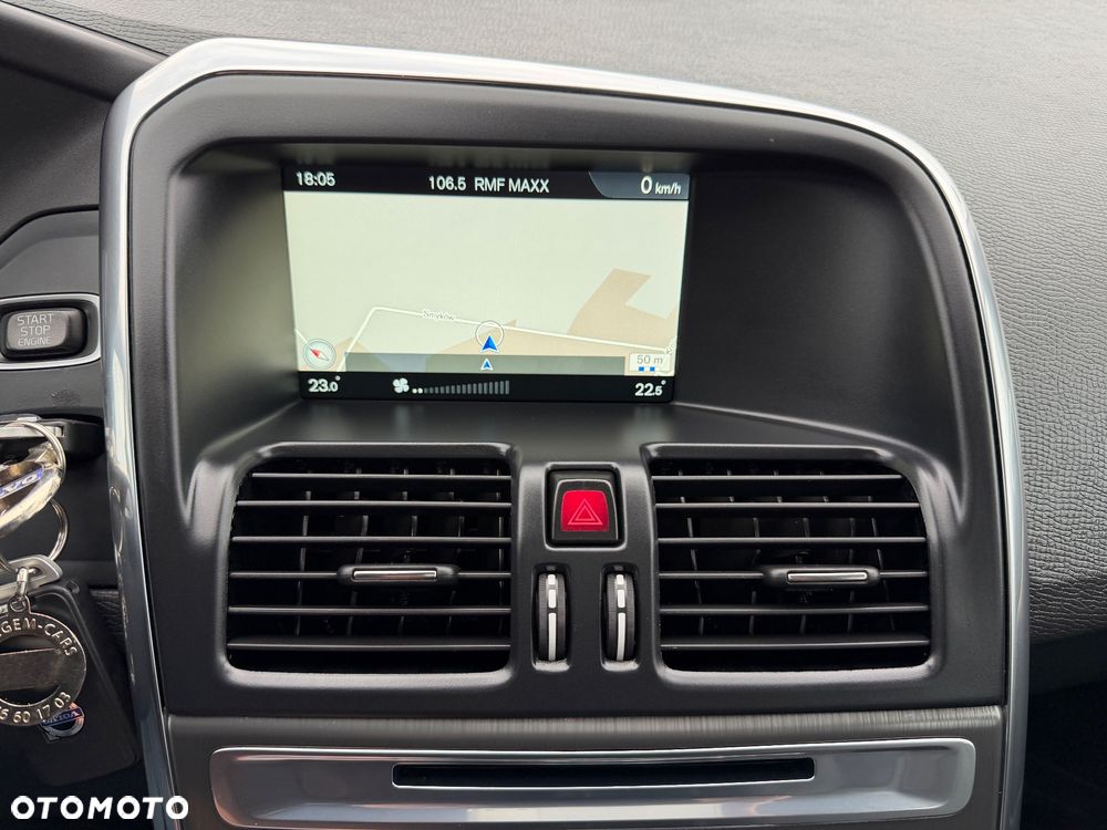 Volvo XC 60 D3 SCR Momentum - 29