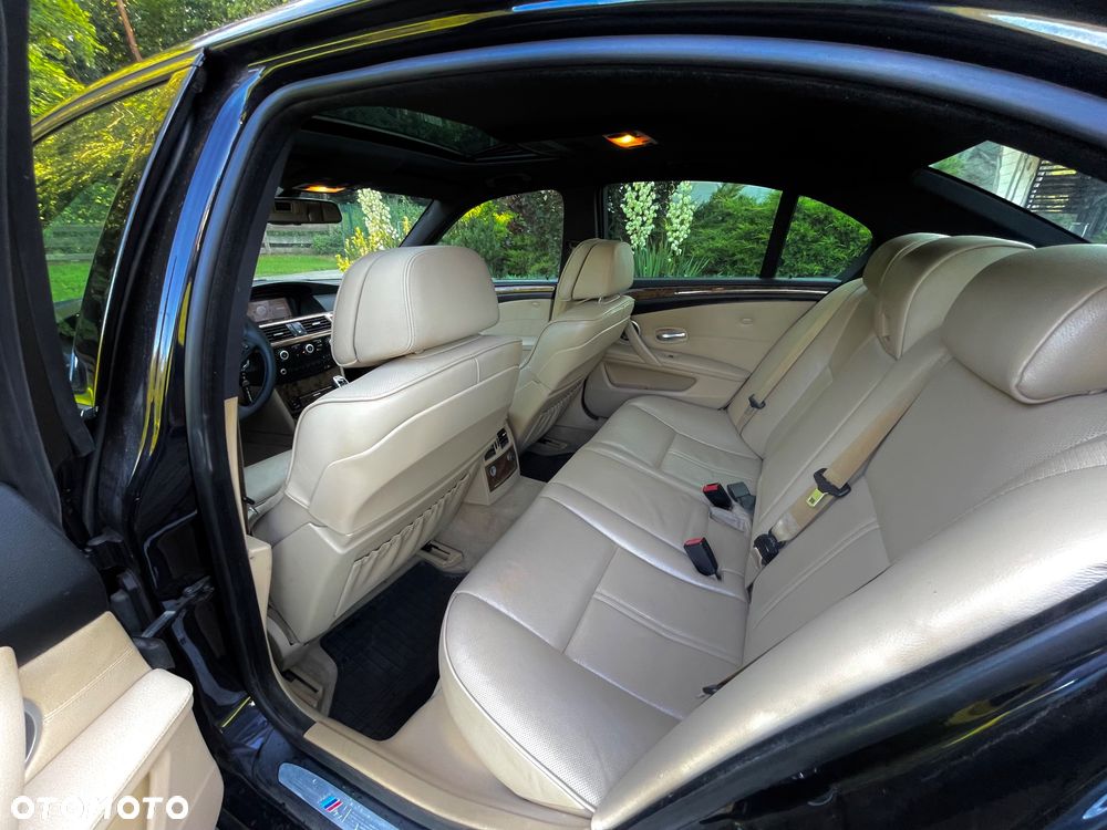 BMW Seria 5 535d - 38