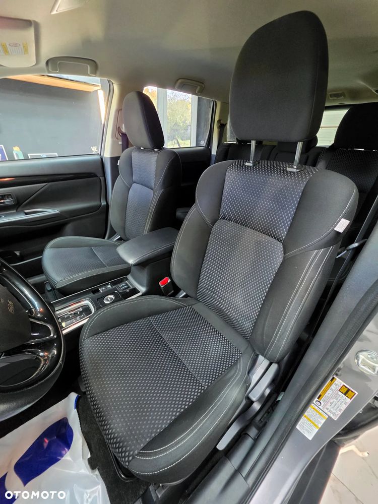 Mitsubishi Outlander 2.4 SE CVT - 12