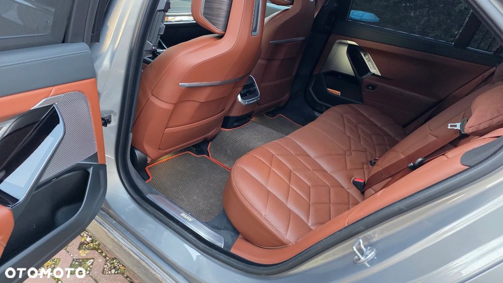 BMW Seria 7 740d xDrive - 25