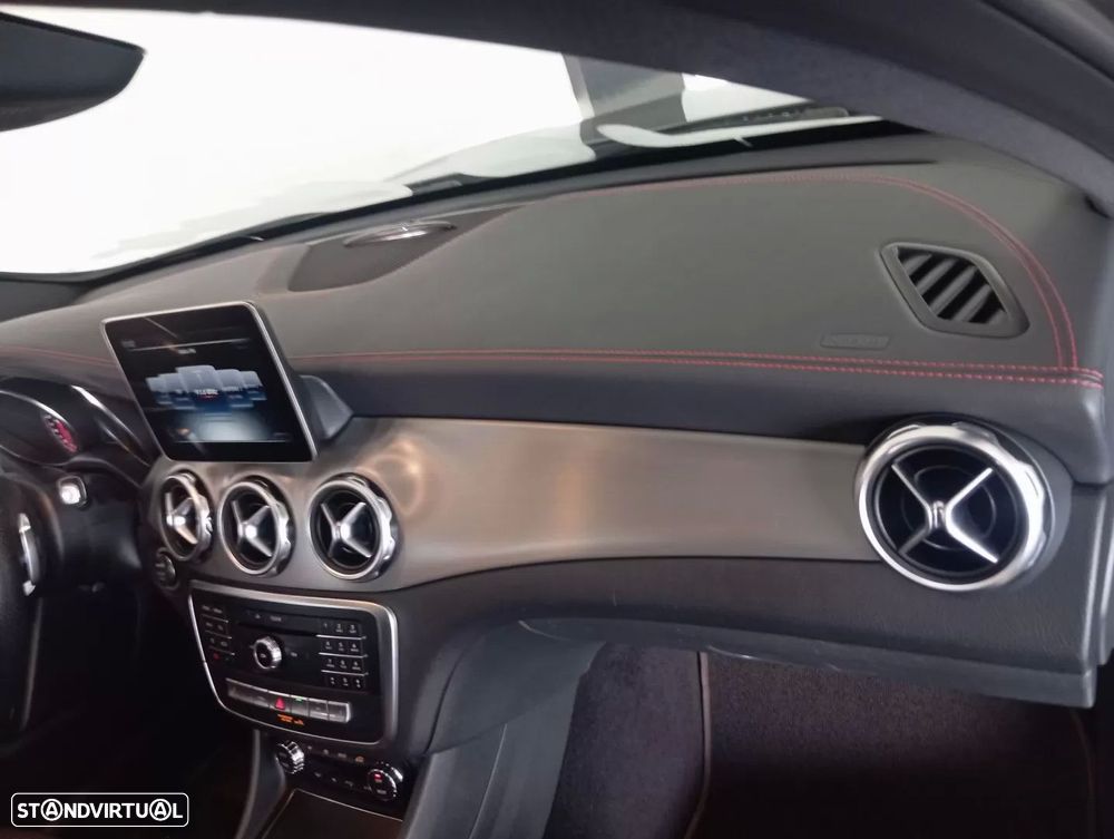 Mercedes-Benz GLA 220 CDI AMG Line - 17