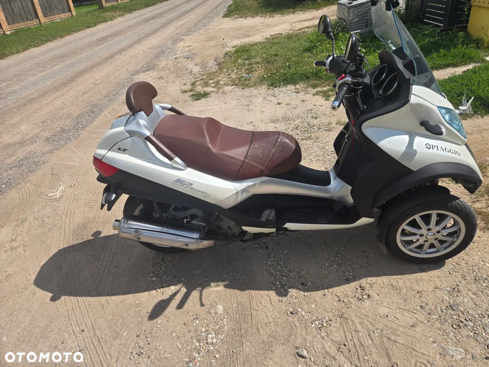 Piaggio MP-3 - 8
