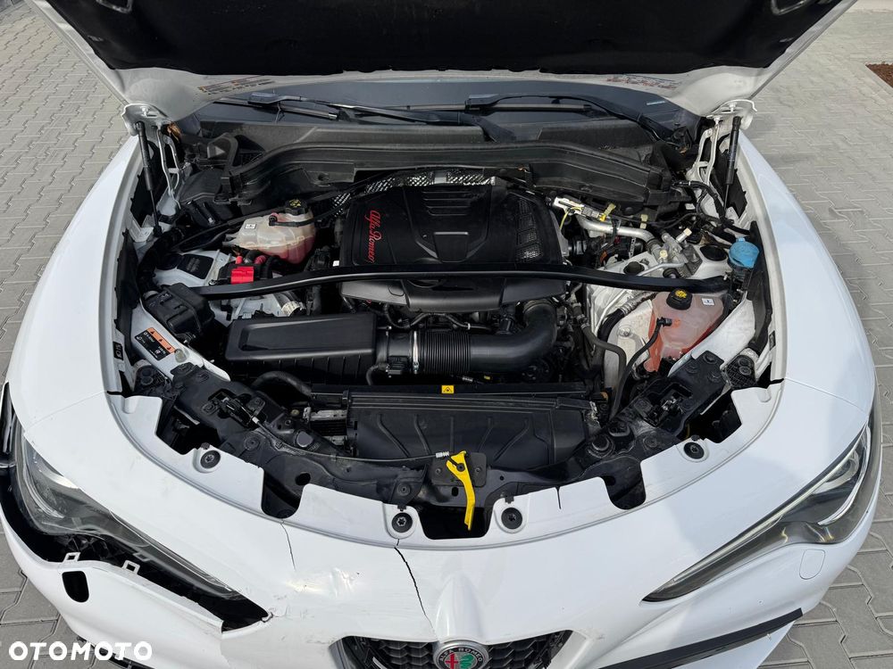 Alfa Romeo Stelvio 2.0 Turbo 16V AT8-Q4 Veloce Ti - 37