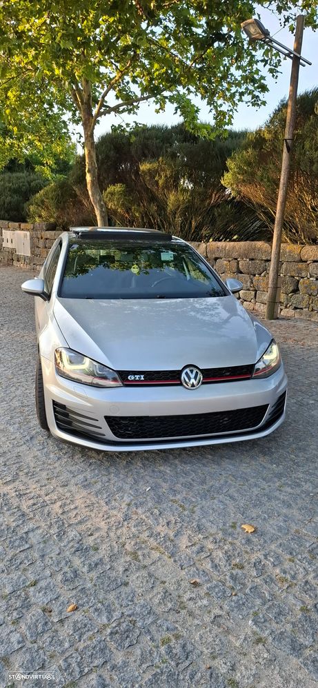 Volkswagen Golf 2.0 TSi GTi Performance — fotografia 2