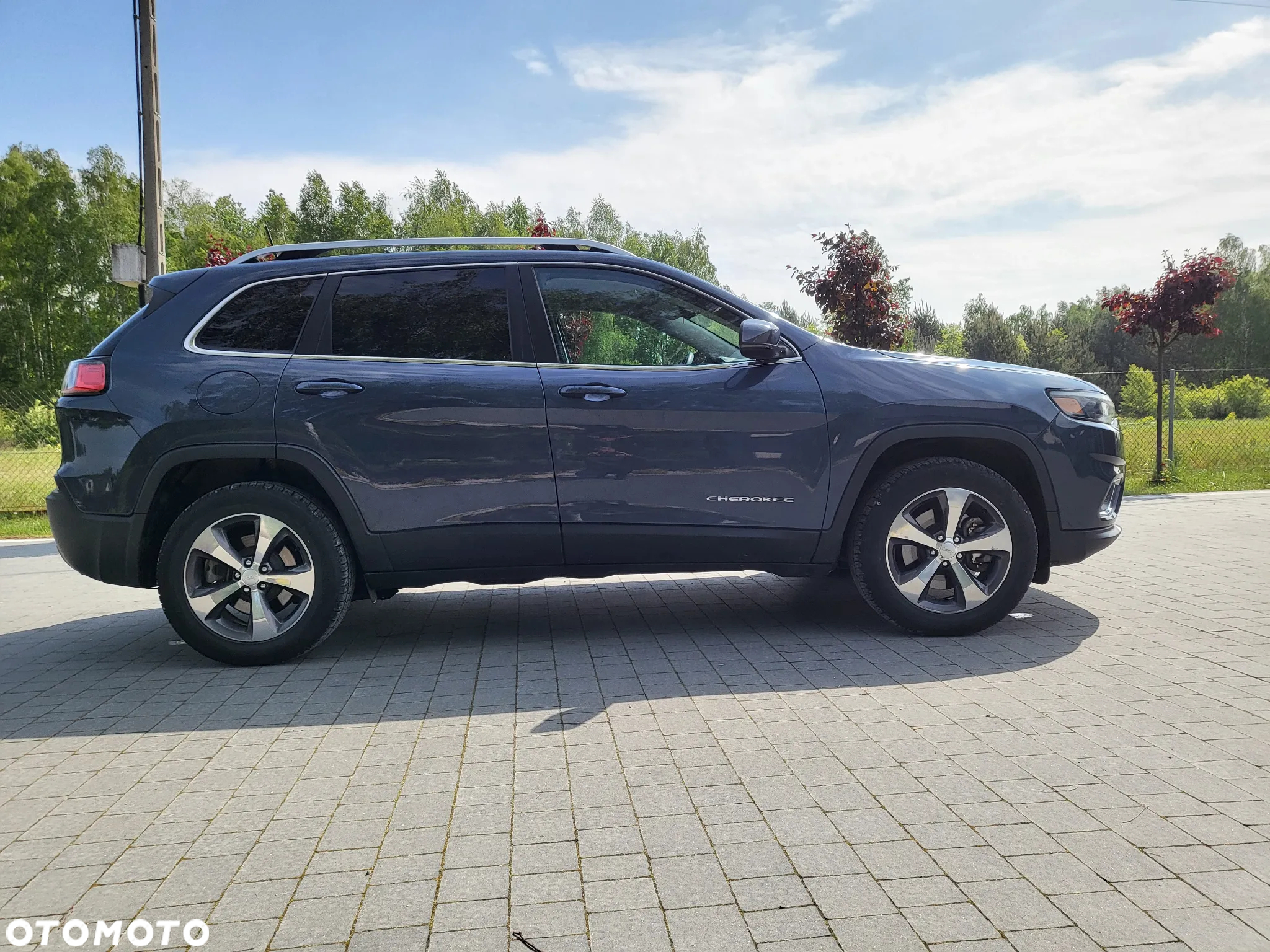 Jeep Cherokee - 11