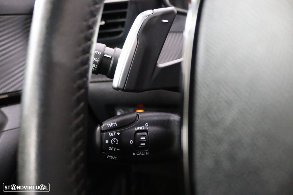 Peugeot 2008 1.2 PureTech Allure Pack - 5