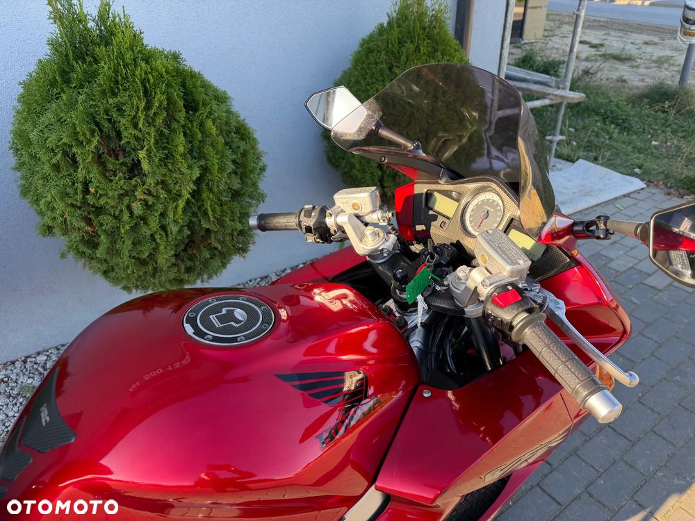 Honda VFR - 26