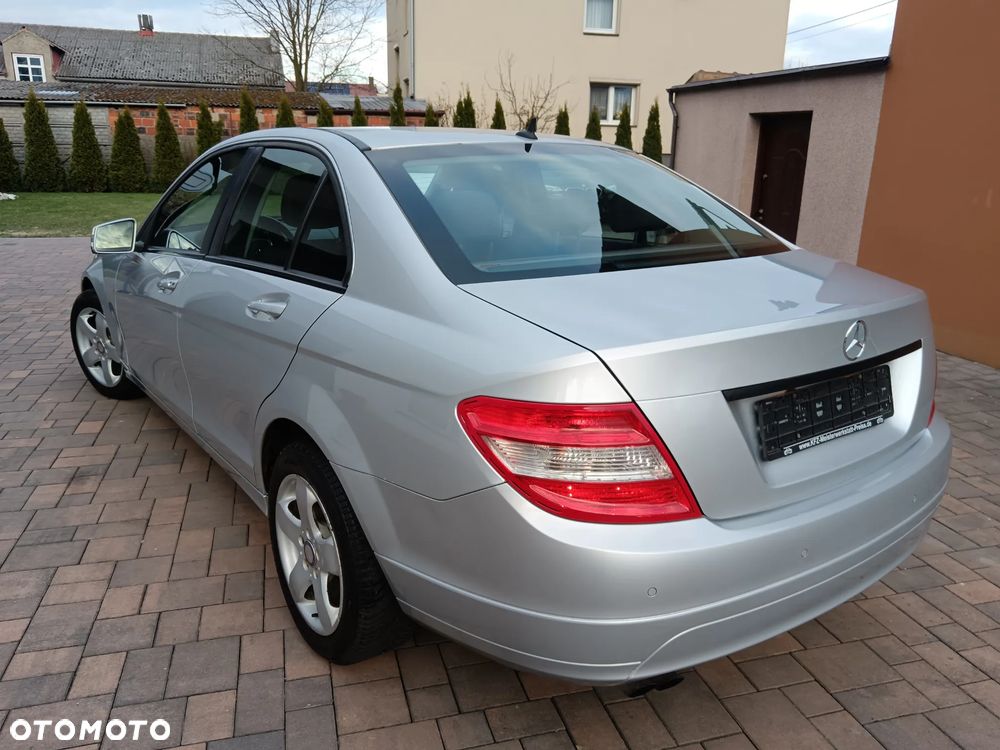 Mercedes-Benz Klasa C 180 Kompressor BlueEFFICIENCY Special Edition - 3